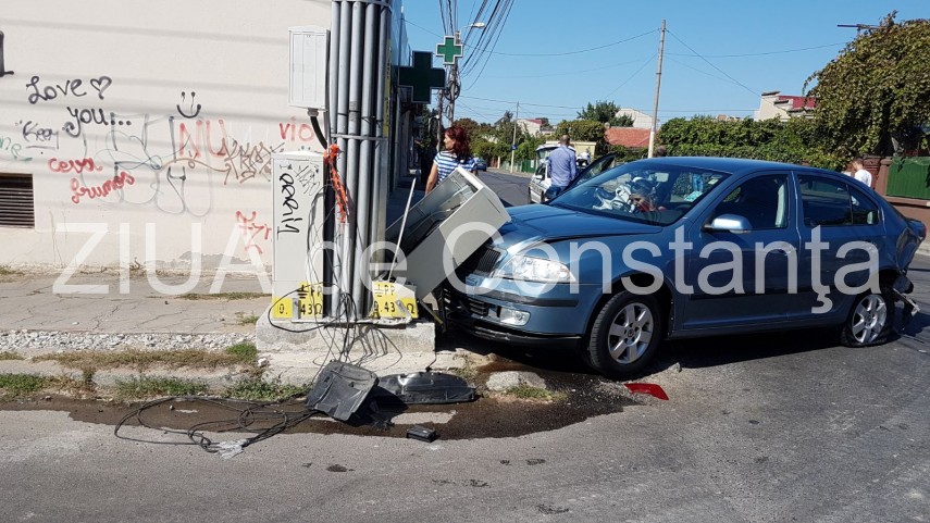 accident rutier in constanta la intersectia strazilor unirii cu muncel intervine motocicleta smurd cu accident rutier in constanta la intersectia strazilor unirii cu muncel intervine motocicleta smurd cu