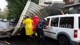 Constanța 19 septembrie 2016 A fost ca, zilele astea, la Timișoara. Acoperișuri zburătoare, macara doborâtă, străzi inundate. Doar morți nu (galerie foto+video)