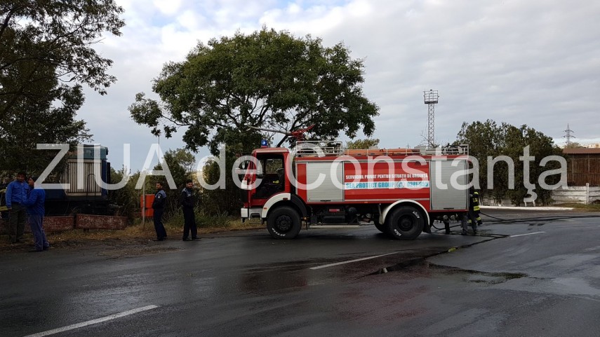 alerta la pompieri arde o locomotiva sub podul de la poarta 5 a portului constanta 639917 alerta la pompieri arde o locomotiva sub podul de la poarta 5 a portului constanta 639917