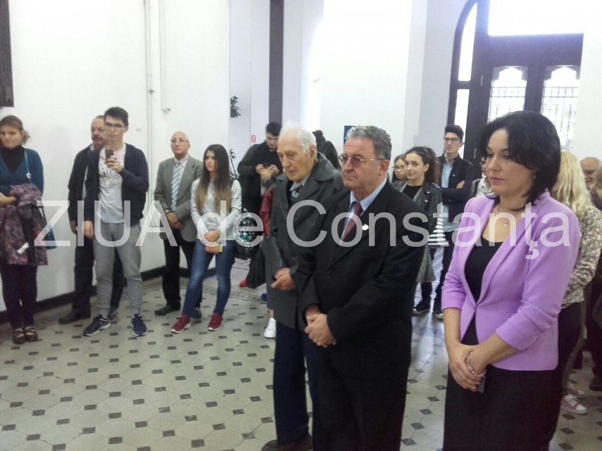 slujba de sfintire a unei troite la colegiul national mircea cel batran constanta aceasta a fost donata slujba de sfintire a unei troite la colegiul national mircea cel batran constanta aceasta a fost donata