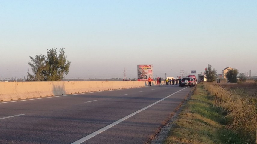 traficul rutier a fost oprit pe dn1 din cauza unui incident in care a fost implicat un transport special traficul rutier a fost oprit pe dn1 din cauza unui incident in care a fost implicat un transport special