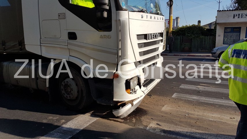 accident rutier pe bulevardul aurel vlaicu din municipiul constanta un tir a intrat intr o autoutilitara accident rutier pe bulevardul aurel vlaicu din municipiul constanta un tir a intrat intr o autoutilitara