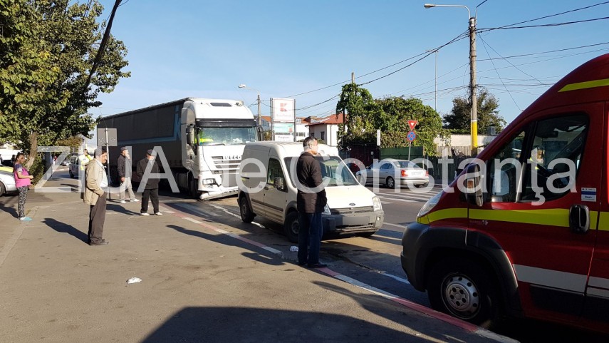 accident rutier pe bulevardul aurel vlaicu din municipiul constanta un tir a intrat intr o autoutilitara accident rutier pe bulevardul aurel vlaicu din municipiul constanta un tir a intrat intr o autoutilitara