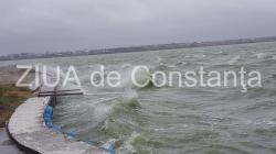Stațiunea Mamaia. Cum arată lacul Siutghiol pe timp de toamnă. Valuri neobșnuit de mari (fotoreportaj + video)  