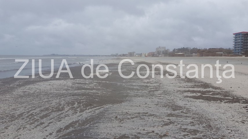 fenomen spectaculos la mamaia marea joaca alba neagra acum cateva zile acoperise plaja ieri se retrasese fenomen spectaculos la mamaia marea joaca alba neagra acum cateva zile acoperise plaja ieri se retrasese