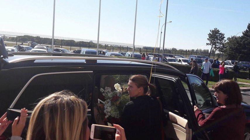 simona halep a revenit acasa de ieri e numarul unu in lume ma bucur ca aceasta zi va ramane in istorie