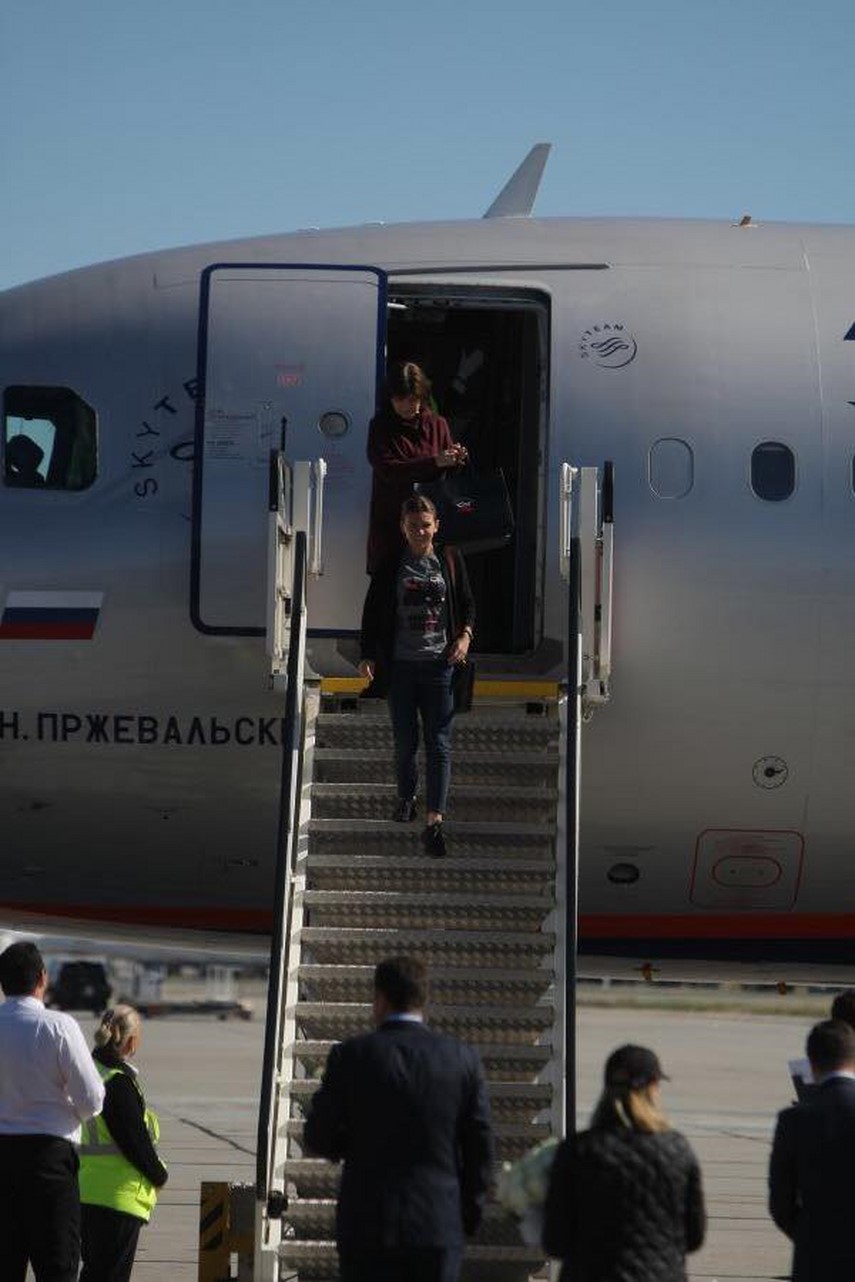 simona halep a revenit acasa de ieri e numarul unu in lume ma bucur ca aceasta zi va ramane in istorie