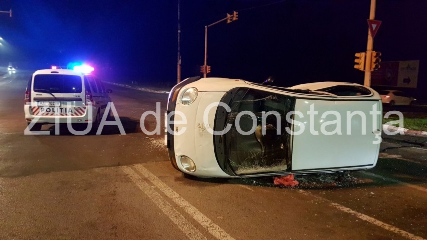 constanta accident spectaculos la vaporas pe bulevardul aurel vlaicu un mercedes a rasturnat in intersectie constanta accident spectaculos la vaporas pe bulevardul aurel vlaicu un mercedes a rasturnat in intersectie