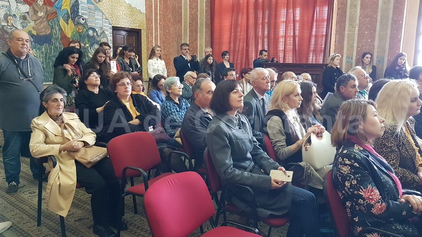 imagini de la eveniment o carte monument o carte document pentru constanta culturala razbunarea barbarilor imagini de la eveniment o carte monument o carte document pentru constanta culturala razbunarea barbarilor