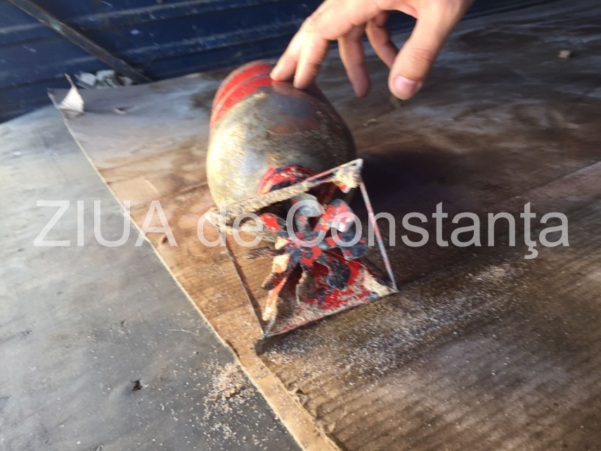 bomba de aviatie gasita pe plaja de la eforie sud a fost distrusa de pirotehnisti 642240 bomba de aviatie gasita pe plaja de la eforie sud a fost distrusa de pirotehnisti 642240