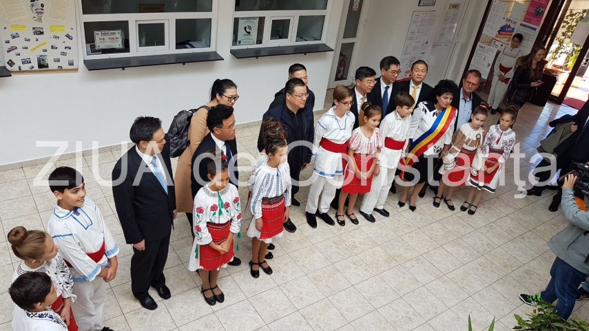 imagini de la eveniment primaria cumpana vizitata de o delegatie din china galerie foto 642508 imagini de la eveniment primaria cumpana vizitata de o delegatie din china galerie foto 642508