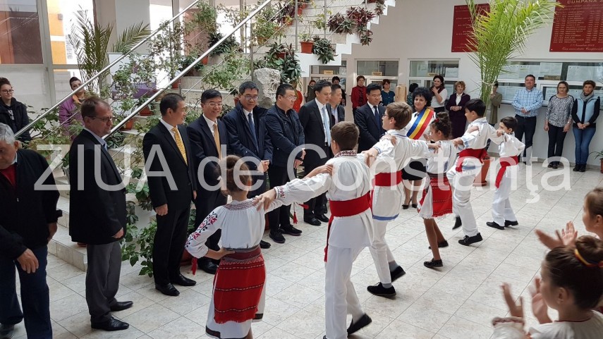 imagini de la eveniment primaria cumpana vizitata de o delegatie din china galerie foto 642508 imagini de la eveniment primaria cumpana vizitata de o delegatie din china galerie foto 642508