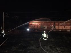 UPDATE. Pericol de explozie la Breaza. Un incendiu a cuprins un vagon încărcat cu nitrat de amoniu. Populația, evacuată din zonă (galerie foto+video)    