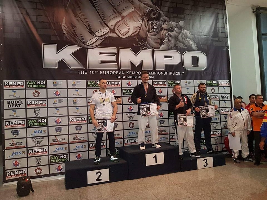 madalin parvulescu si stefan orza de la sharks gym constanta aur la cupa europeana de kempo galerie foto madalin parvulescu si stefan orza de la sharks gym constanta aur la cupa europeana de kempo galerie foto