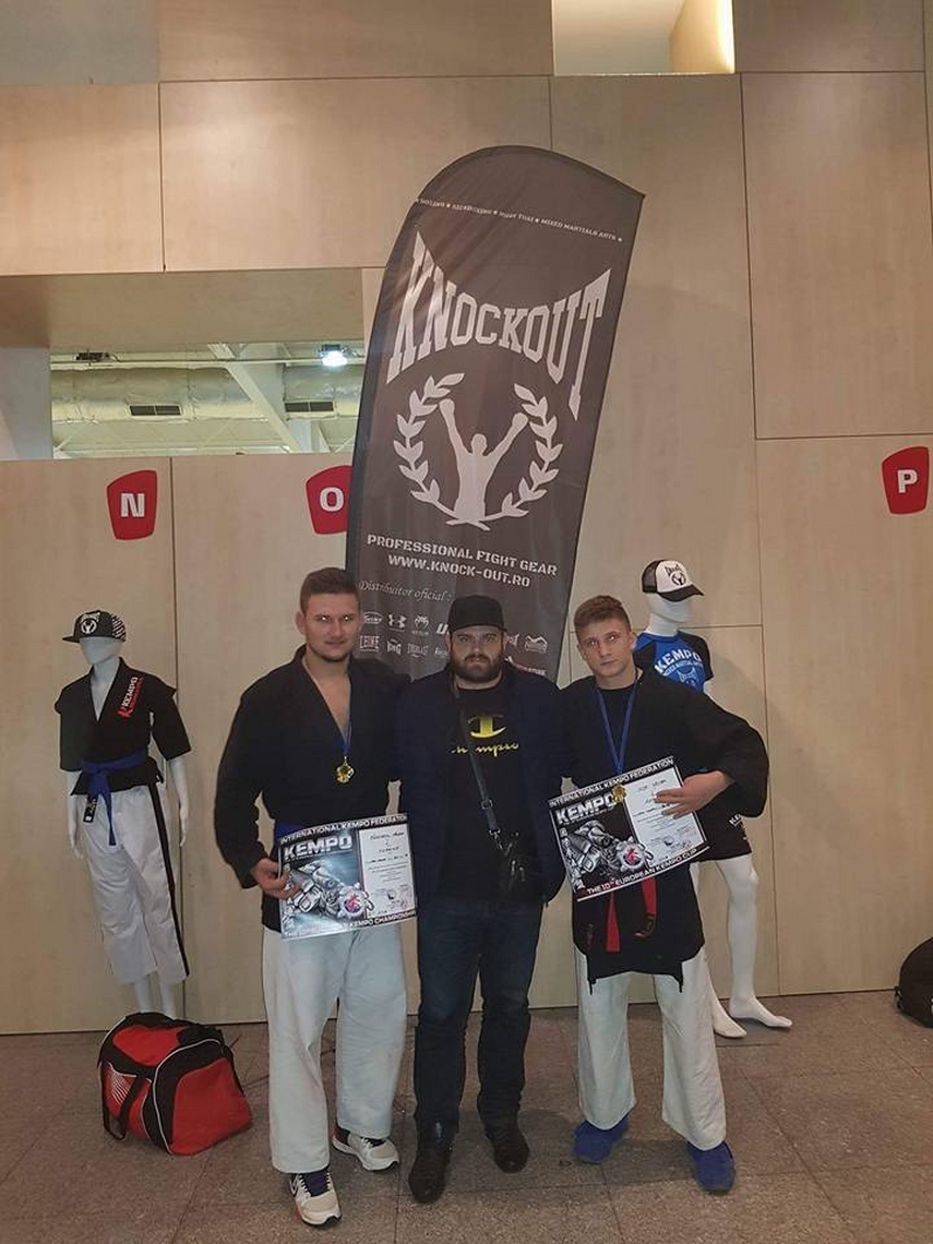 madalin parvulescu si stefan orza de la sharks gym constanta aur la cupa europeana de kempo galerie foto madalin parvulescu si stefan orza de la sharks gym constanta aur la cupa europeana de kempo galerie foto