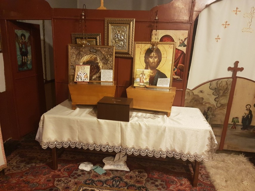 hram la biserica din nisipari vesmintele sf ciprian si sf filofteia aduse spre cinstire galerie foto hram la biserica din nisipari vesmintele sf ciprian si sf filofteia aduse spre cinstire galerie foto