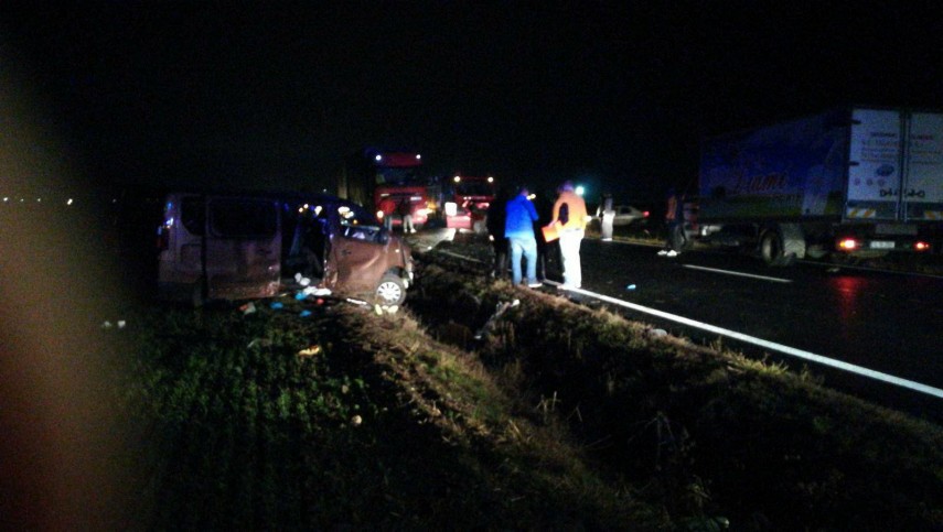 accident groaznic langa a2 doi morti si cinci raniti in una din masinile implicate era stafful unui club accident groaznic langa a2 doi morti si cinci raniti in una din masinile implicate era stafful unui club