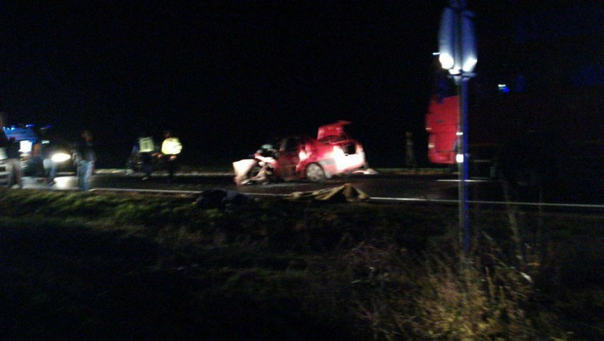 accident groaznic langa a2 doi morti si cinci raniti in una din masinile implicate era stafful unui club accident groaznic langa a2 doi morti si cinci raniti in una din masinile implicate era stafful unui club