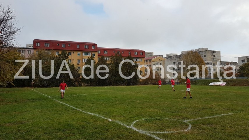 imagini de la eveniment paul brummell ambasadorul marii britanii la bucuresti joaca intr un meci demonstrativ imagini de la eveniment paul brummell ambasadorul marii britanii la bucuresti joaca intr un meci demonstrativ