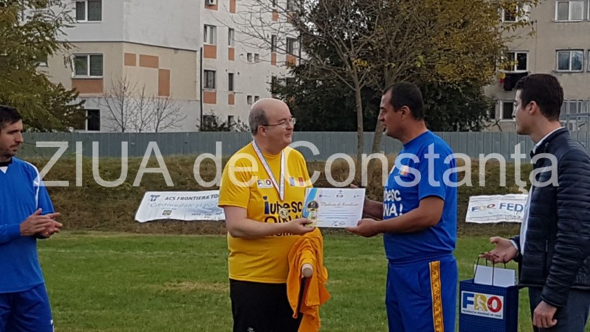 imagini de la eveniment paul brummell ambasadorul marii britanii la bucuresti joaca intr un meci demonstrativ imagini de la eveniment paul brummell ambasadorul marii britanii la bucuresti joaca intr un meci demonstrativ