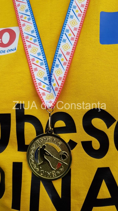 imagini de la eveniment paul brummell ambasadorul marii britanii la bucuresti joaca intr un meci demonstrativ imagini de la eveniment paul brummell ambasadorul marii britanii la bucuresti joaca intr un meci demonstrativ