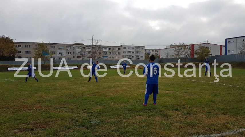 imagini de la eveniment paul brummell ambasadorul marii britanii la bucuresti joaca intr un meci demonstrativ imagini de la eveniment paul brummell ambasadorul marii britanii la bucuresti joaca intr un meci demonstrativ