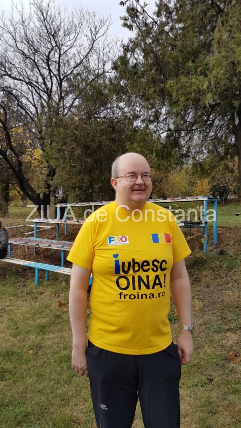 imagini de la eveniment paul brummell ambasadorul marii britanii la bucuresti joaca intr un meci demonstrativ imagini de la eveniment paul brummell ambasadorul marii britanii la bucuresti joaca intr un meci demonstrativ