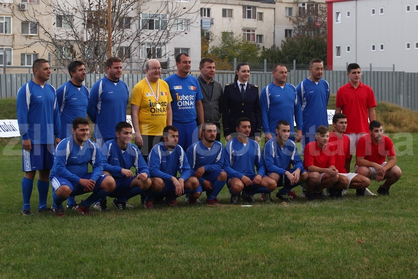 mesajul de pe tricoul lui paul brummell ambasadorul marii britanii la bucuresti jucator de oina la constanta