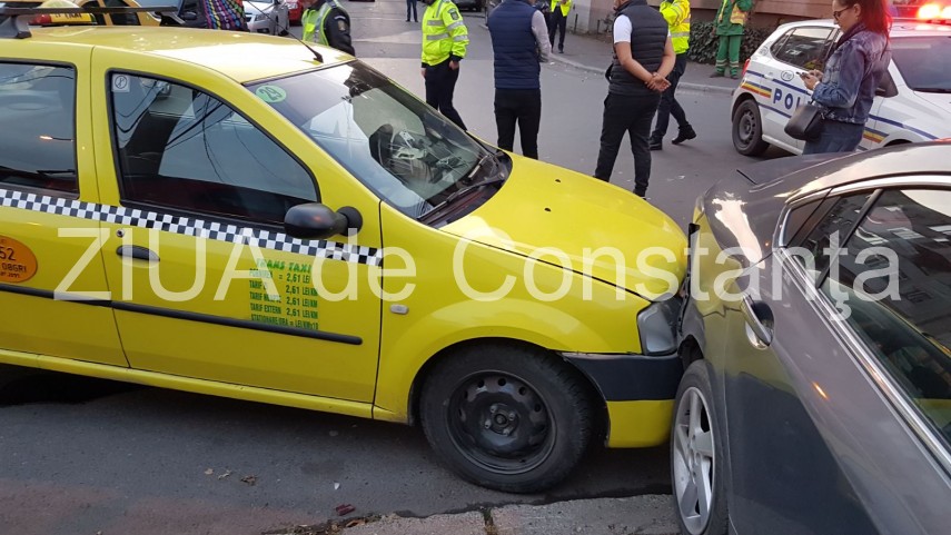 taxi implicat intr un accident rutier la intersectia strazilor bucuresti cu avram iancu din constanta taxi implicat intr un accident rutier la intersectia strazilor bucuresti cu avram iancu din constanta