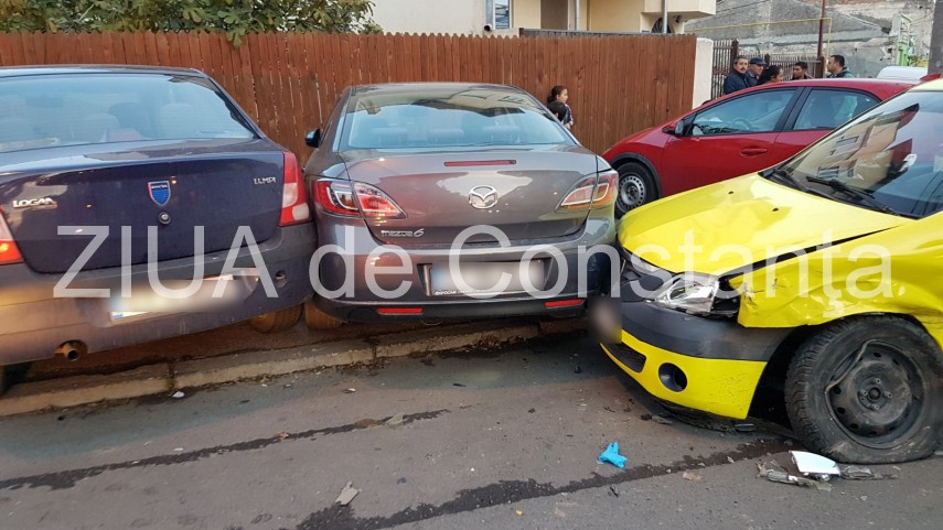 taxi implicat intr un accident rutier la intersectia strazilor bucuresti cu avram iancu din constanta taxi implicat intr un accident rutier la intersectia strazilor bucuresti cu avram iancu din constanta