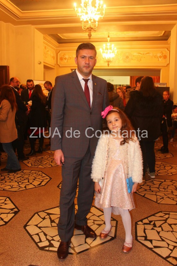 filmul ovidius 600 ore de filmare 17 specialisti si patru realizatori intr o poveste document galerie filmul ovidius 600 ore de filmare 17 specialisti si patru realizatori intr o poveste document galerie