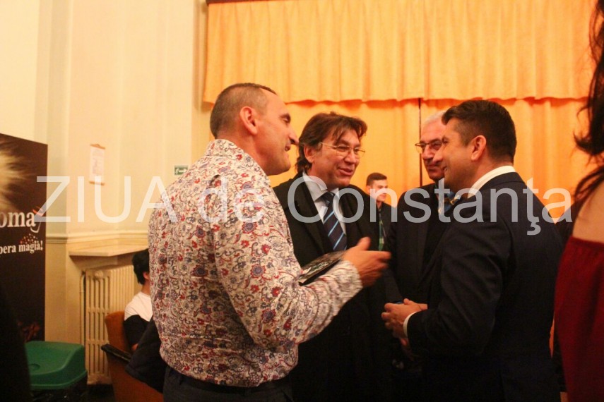 filmul ovidius 600 ore de filmare 17 specialisti si patru realizatori intr o poveste document galerie filmul ovidius 600 ore de filmare 17 specialisti si patru realizatori intr o poveste document galerie