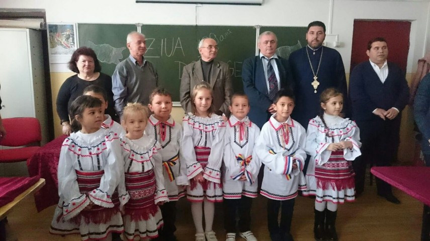 ziua dobrogei sarbatorita de elevii scolii iuliu valori din nisipari invitatii le au impartasit elevilor ziua dobrogei sarbatorita de elevii scolii iuliu valori din nisipari invitatii le au impartasit elevilor