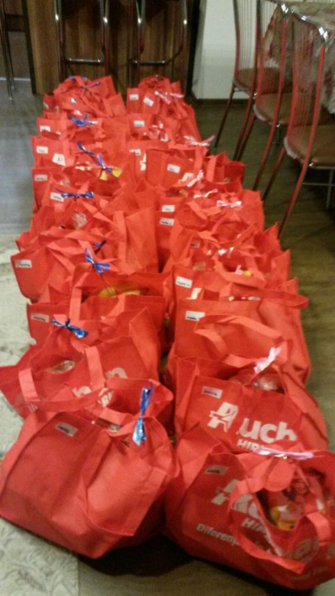 actiune de voluntariat demarata de scoala primara colibri elevii spiridusii mosului pentru o zi galerie actiune de voluntariat demarata de scoala primara colibri elevii spiridusii mosului pentru o zi galerie