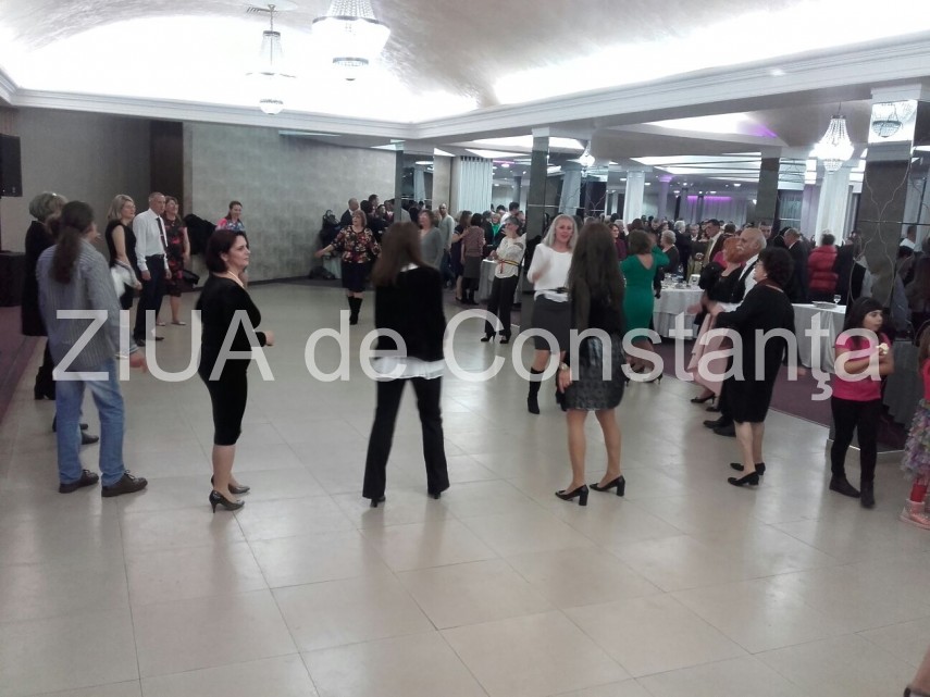 inegalabilul invitatii lui ilie floroiu au participat la constanta si la repriza a treia distractie maxima inegalabilul invitatii lui ilie floroiu au participat la constanta si la repriza a treia distractie maxima