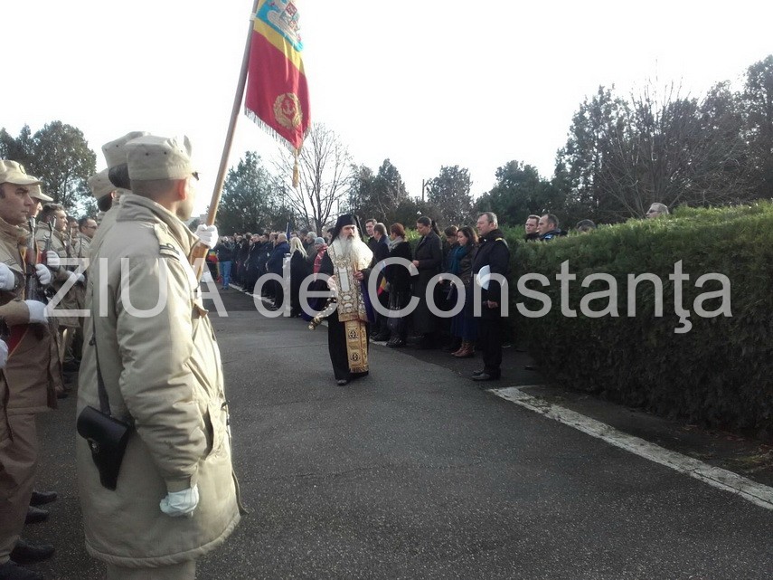 autoritatile din constanta la monumentul eroilor cazuti in primul razboi mondial din cimitirul central autoritatile din constanta la monumentul eroilor cazuti in primul razboi mondial din cimitirul central
