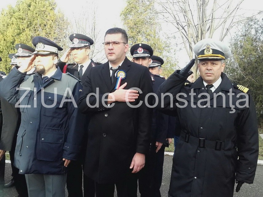 autoritatile din constanta la monumentul eroilor cazuti in primul razboi mondial din cimitirul central autoritatile din constanta la monumentul eroilor cazuti in primul razboi mondial din cimitirul central