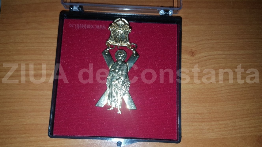 vrednic este gheorghe ungureanu directorul casei de cultura a sindicatelor constanta a primit crucea vrednic este gheorghe ungureanu directorul casei de cultura a sindicatelor constanta a primit crucea