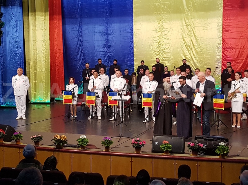 vrednic este gheorghe ungureanu directorul casei de cultura a sindicatelor constanta a primit crucea vrednic este gheorghe ungureanu directorul casei de cultura a sindicatelor constanta a primit crucea