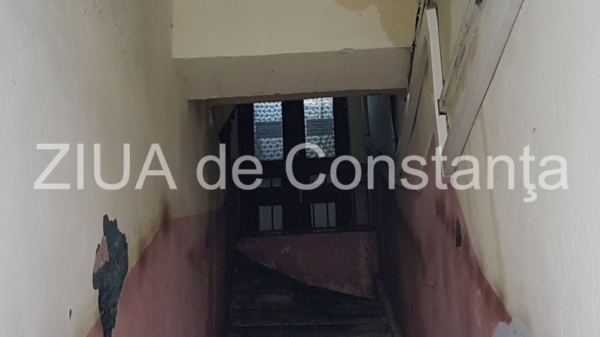 fotoreportaj urmarile incendiului izbucnit la un imobil situat in centrul municipiului constanta in ziua fotoreportaj urmarile incendiului izbucnit la un imobil situat in centrul municipiului constanta in ziua