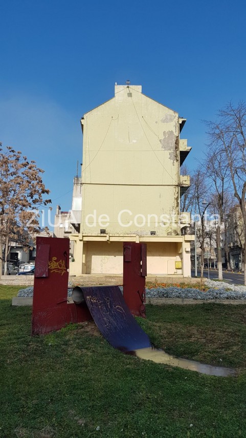 fotoreportaj urmarile incendiului izbucnit la un imobil situat in centrul municipiului constanta in ziua fotoreportaj urmarile incendiului izbucnit la un imobil situat in centrul municipiului constanta in ziua