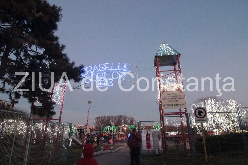 fotoreportaj oraselul copiilor din constanta inca mai poti face poze cu mos craciun 647592 fotoreportaj oraselul copiilor din constanta inca mai poti face poze cu mos craciun 647592