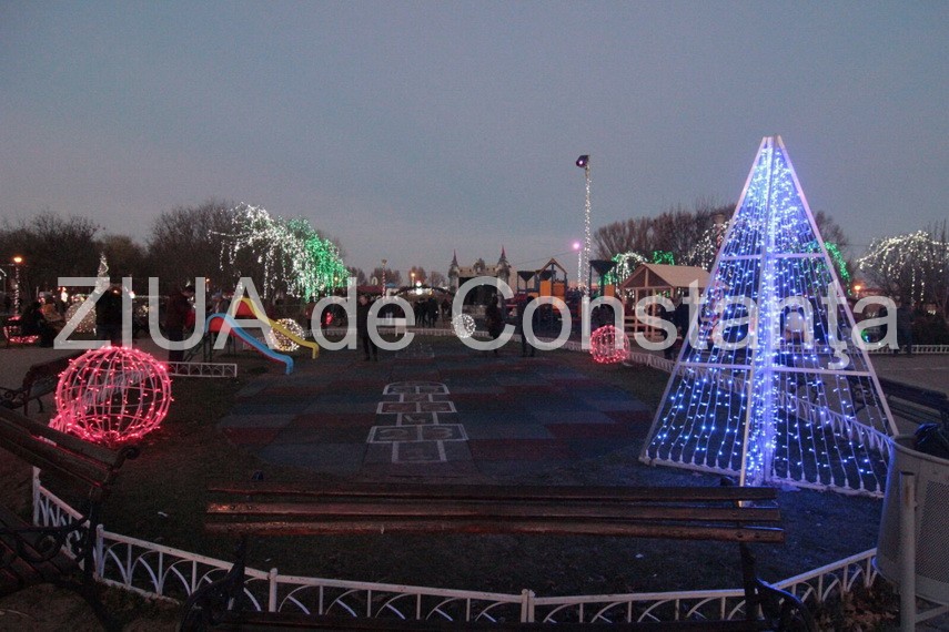 fotoreportaj oraselul copiilor din constanta inca mai poti face poze cu mos craciun 647592 fotoreportaj oraselul copiilor din constanta inca mai poti face poze cu mos craciun 647592