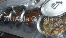 Tartine cu caviar, friptură de purcel, medalion de somon De Revelion, Arimex Comexim 2000 SRL oferă pacienţilor o masă plină de delicatese