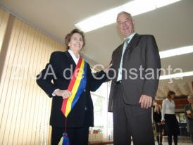 Fotografii unicat cu Regele Mihai și Regina Ana. Regina Ana imagine cu eșarfa unui fost primar de oraș din județul Constanța