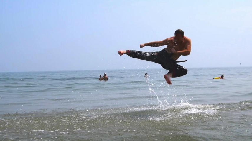 maestrul lazar silviu iordache singurul om din europa care bate cuie cu capul preda tae chun do la constanta maestrul lazar silviu iordache singurul om din europa care bate cuie cu capul preda tae chun do la constanta