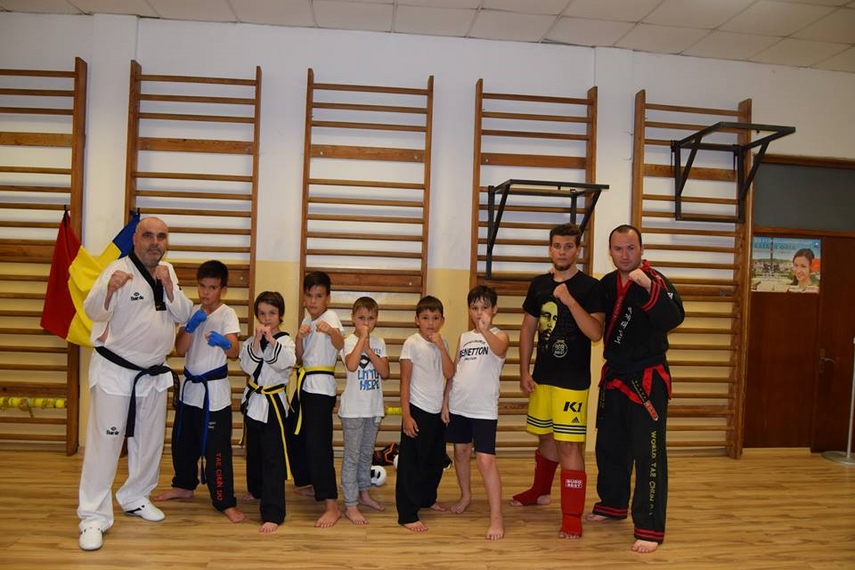 maestrul lazar silviu iordache singurul om din europa care bate cuie cu capul preda tae chun do la constanta maestrul lazar silviu iordache singurul om din europa care bate cuie cu capul preda tae chun do la constanta