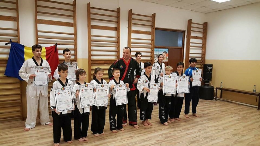 maestrul lazar silviu iordache singurul om din europa care bate cuie cu capul preda tae chun do la constanta maestrul lazar silviu iordache singurul om din europa care bate cuie cu capul preda tae chun do la constanta