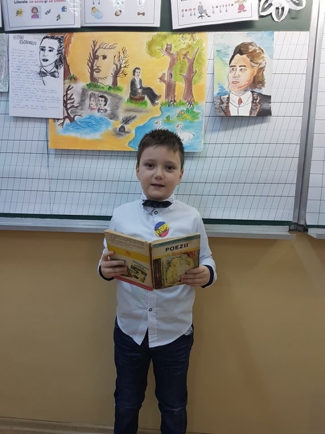 mihai eminescu sarbatorit prin manifestari la scoala gimnaziala george cosbuc din 23 august galerie foto mihai eminescu sarbatorit prin manifestari la scoala gimnaziala george cosbuc din 23 august galerie foto