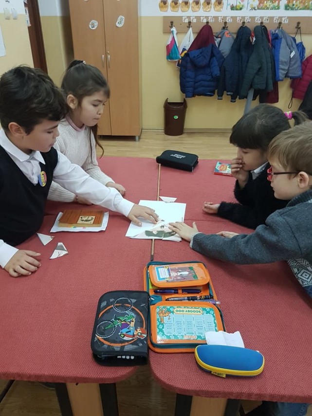 mihai eminescu sarbatorit prin manifestari la scoala gimnaziala george cosbuc din 23 august galerie foto mihai eminescu sarbatorit prin manifestari la scoala gimnaziala george cosbuc din 23 august galerie foto